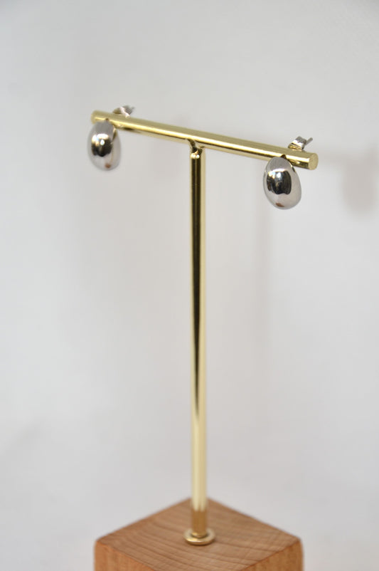 brincos dot prateados