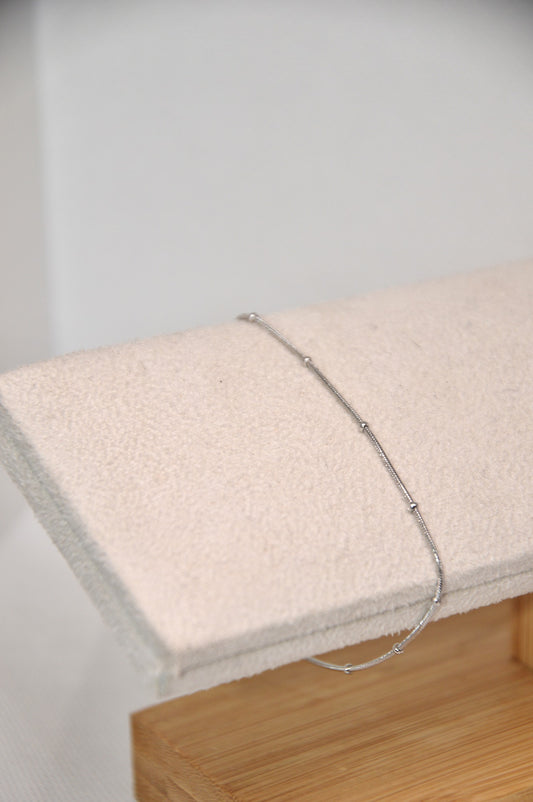 pulseira fina prateada